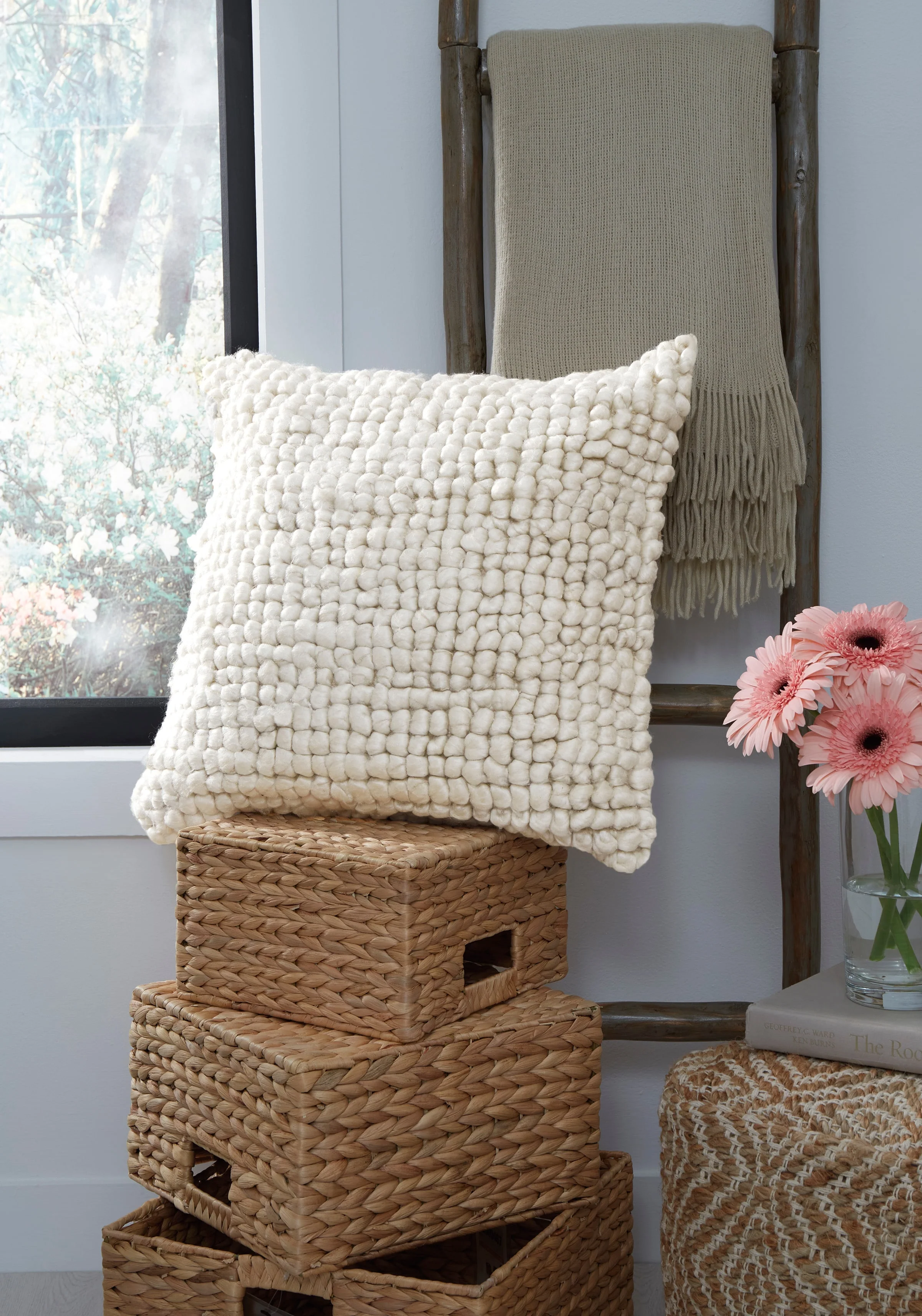 Aavie Pillow - Image 9