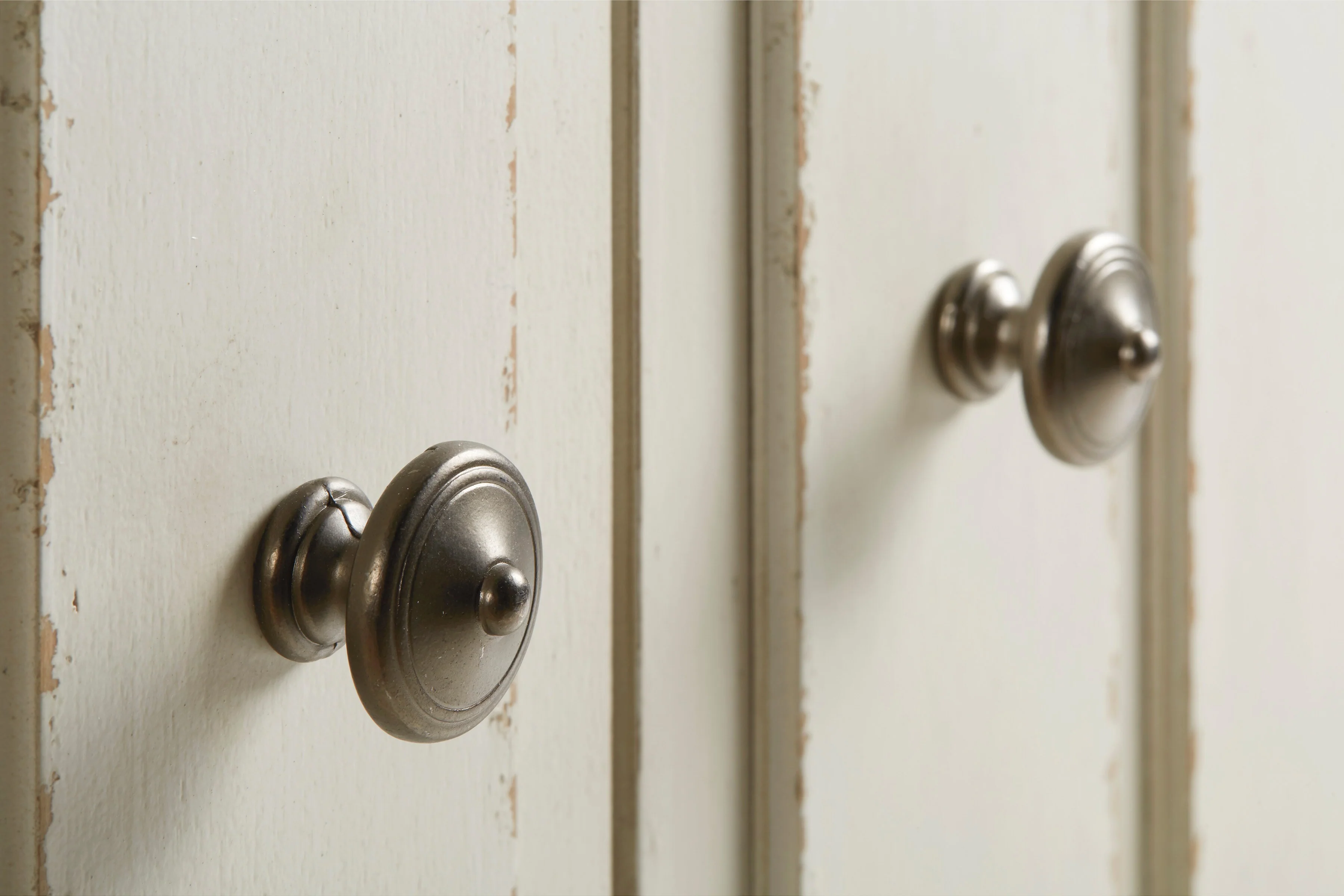 Roranville Accent Cabinet - Image 8