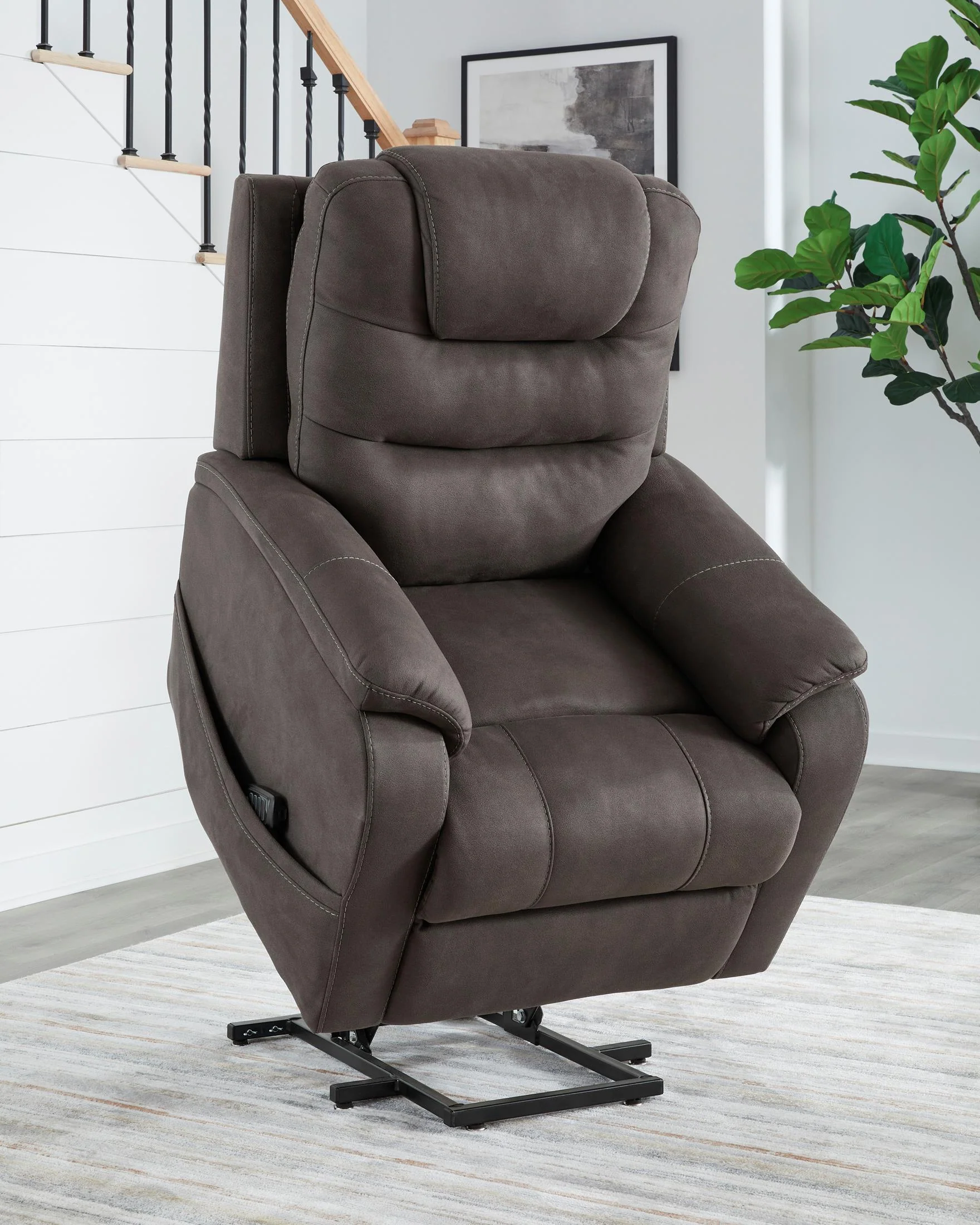 Snowfield Power Lift Recliner - Image 7